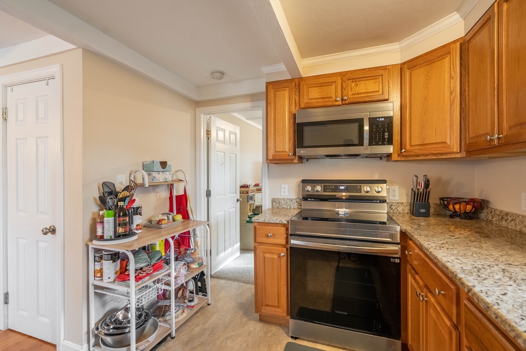 102 Worcester Road Charlton, MA 01507 - Photo 6 of 38 Gallery Image 6