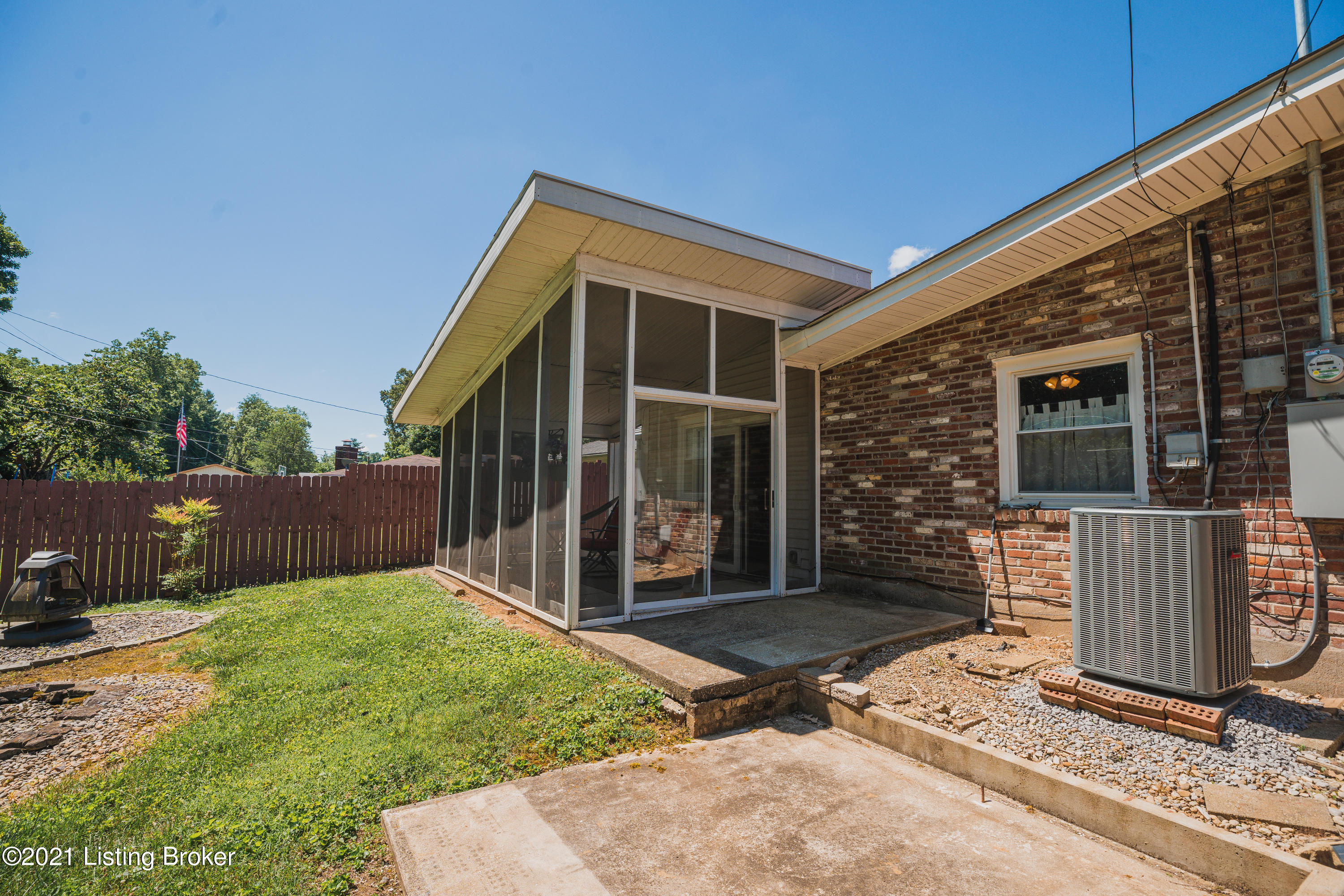 1905 Millgate Road Louisville, KY 40223 - Photo 37 of 44 DSC01511