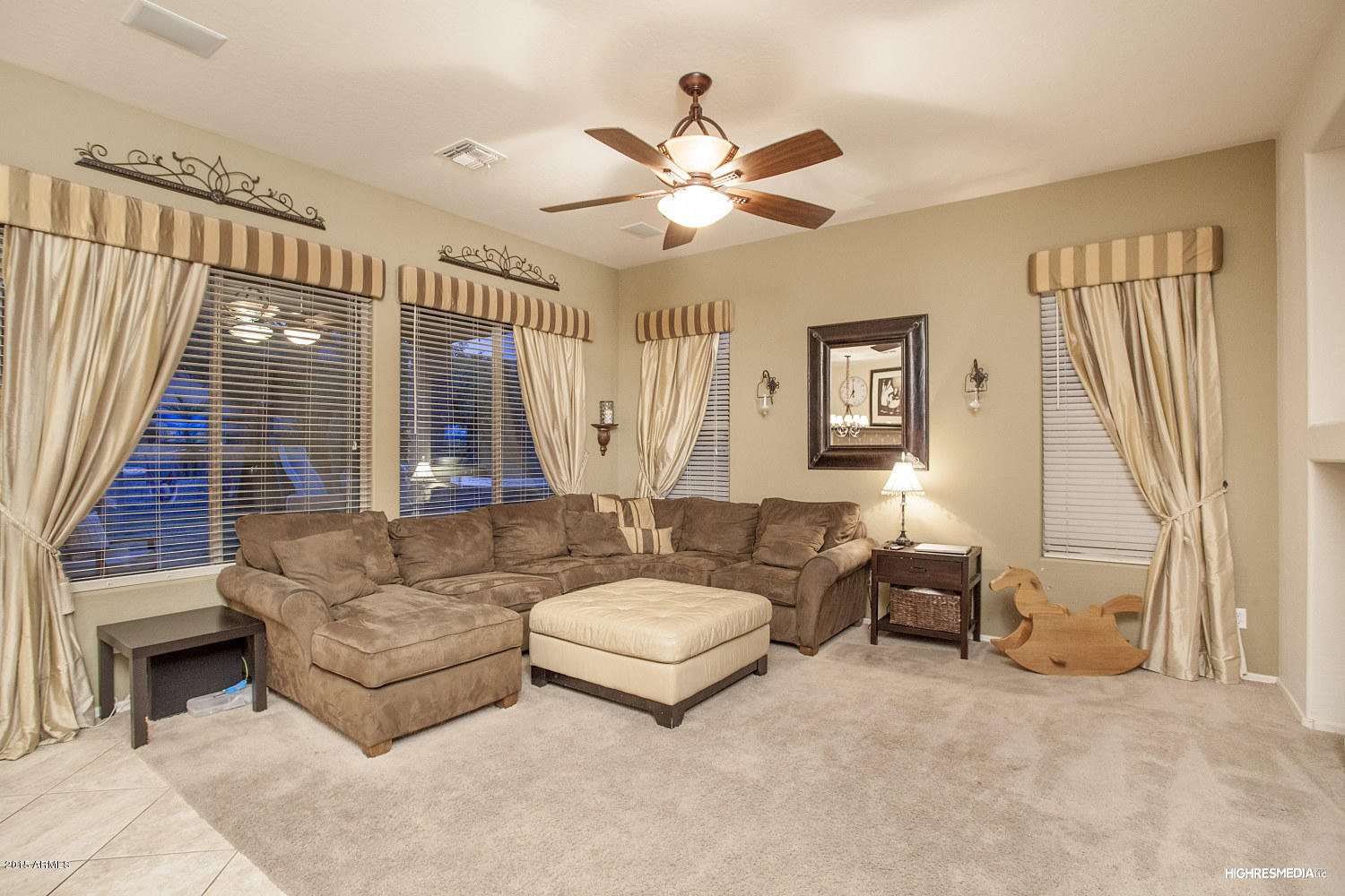 3420 West Montello Road Phoenix, AZ 85086 - Photo 4 of 31 Family Room