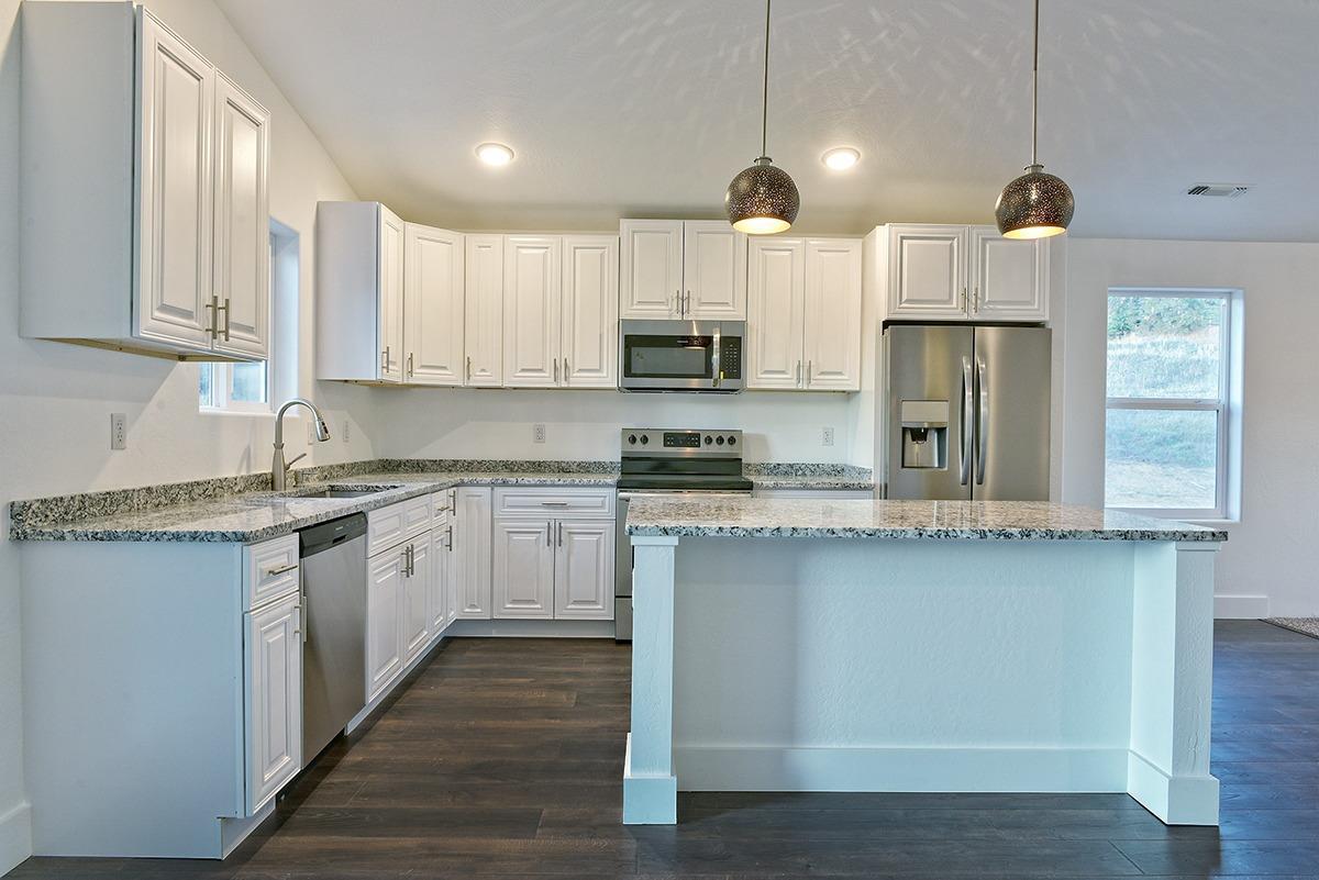10014 Blackwell Road Central Point, OR 97502 - Photo 9 of 22 Additional Photo