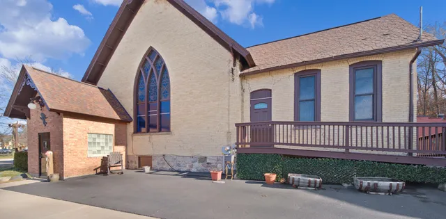 $340,000 | 30 Quarterline Street, Newaygo, MI 49337