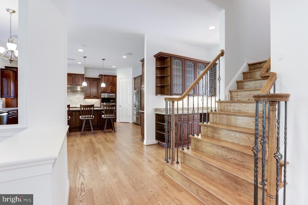 9600 Thistle Ridge Lane Vienna, VA 22182 - Photo 26 of 69 Staircase