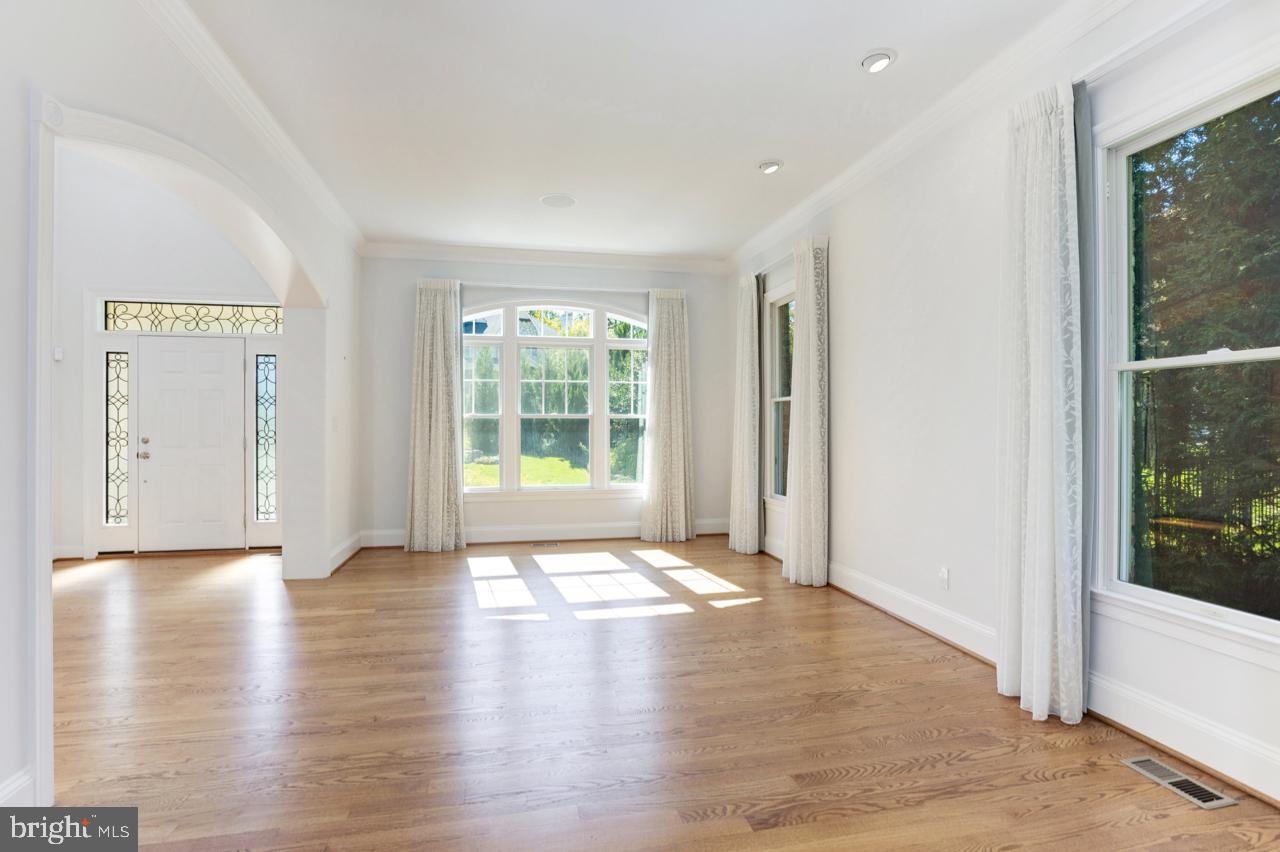 9600 Thistle Ridge Lane Vienna, VA 22182 - Photo 4 of 69 Living Room - Hardwood Floors