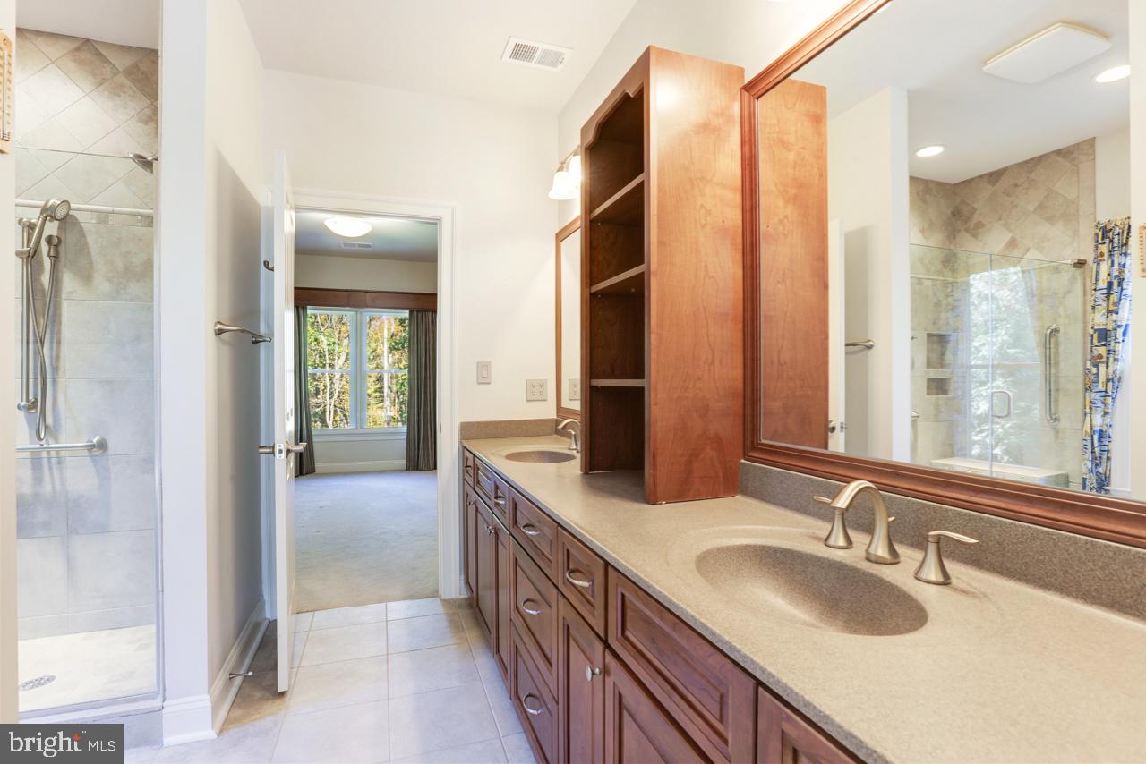 9600 Thistle Ridge Lane Vienna, VA 22182 - Photo 39 of 69 Bath for Bedrooms #3 and #4