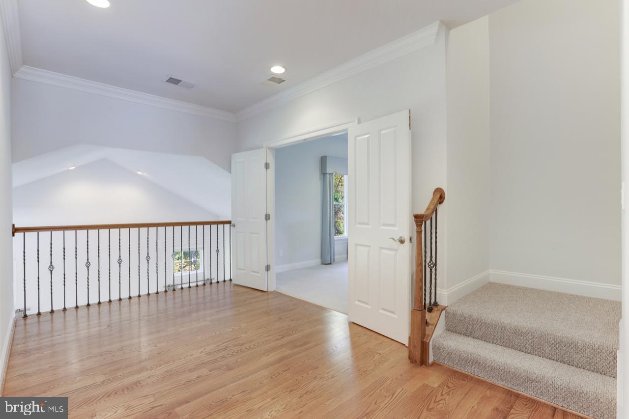9600 Thistle Ridge Lane Vienna, VA 22182 - Photo 41 of 69 1st Upper Level Foyer - Stairs to 2nd Upper Level