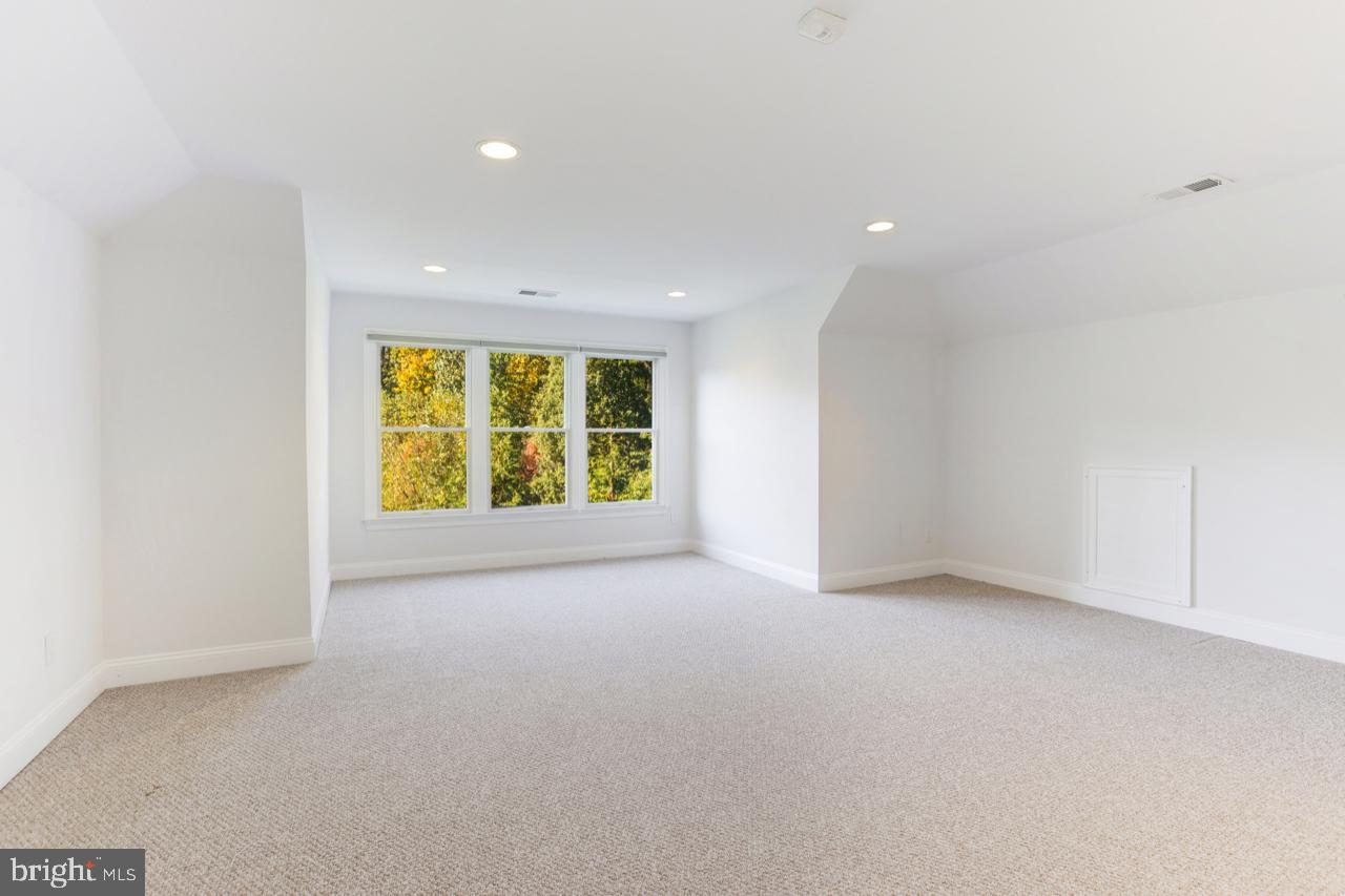 9600 Thistle Ridge Lane Vienna, VA 22182 - Photo 42 of 69 2nd Upper Level - Bedroom #5 or Bonus Room