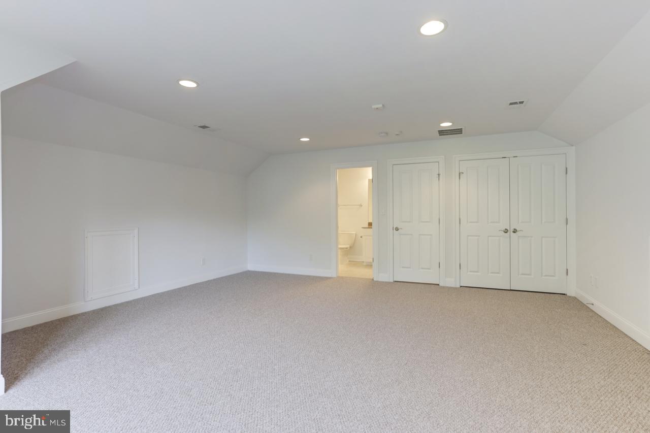 9600 Thistle Ridge Lane Vienna, VA 22182 - Photo 43 of 69 2nd Upper Level Bedroom #5 or Bonus Room