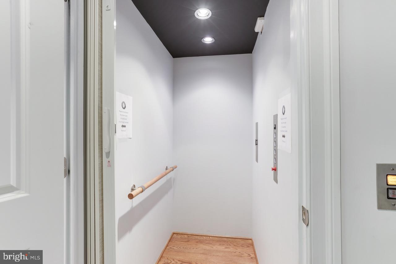9600 Thistle Ridge Lane Vienna, VA 22182 - Photo 45 of 69 Elevator