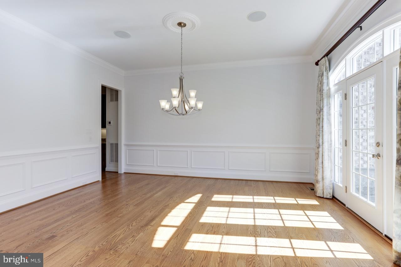 9600 Thistle Ridge Lane Vienna, VA 22182 - Photo 6 of 69 Dining Room