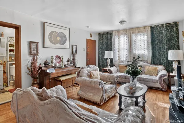 $1,090,000 | 1623 Norman Street | Ridgewood