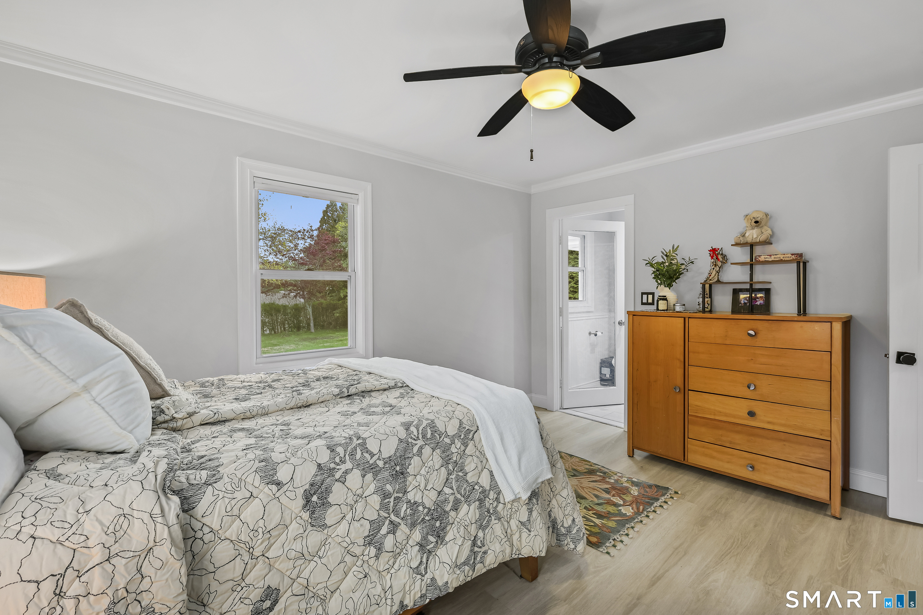 28 Kingston Road Trumbull, CT 06611 - Photo 24 of 38