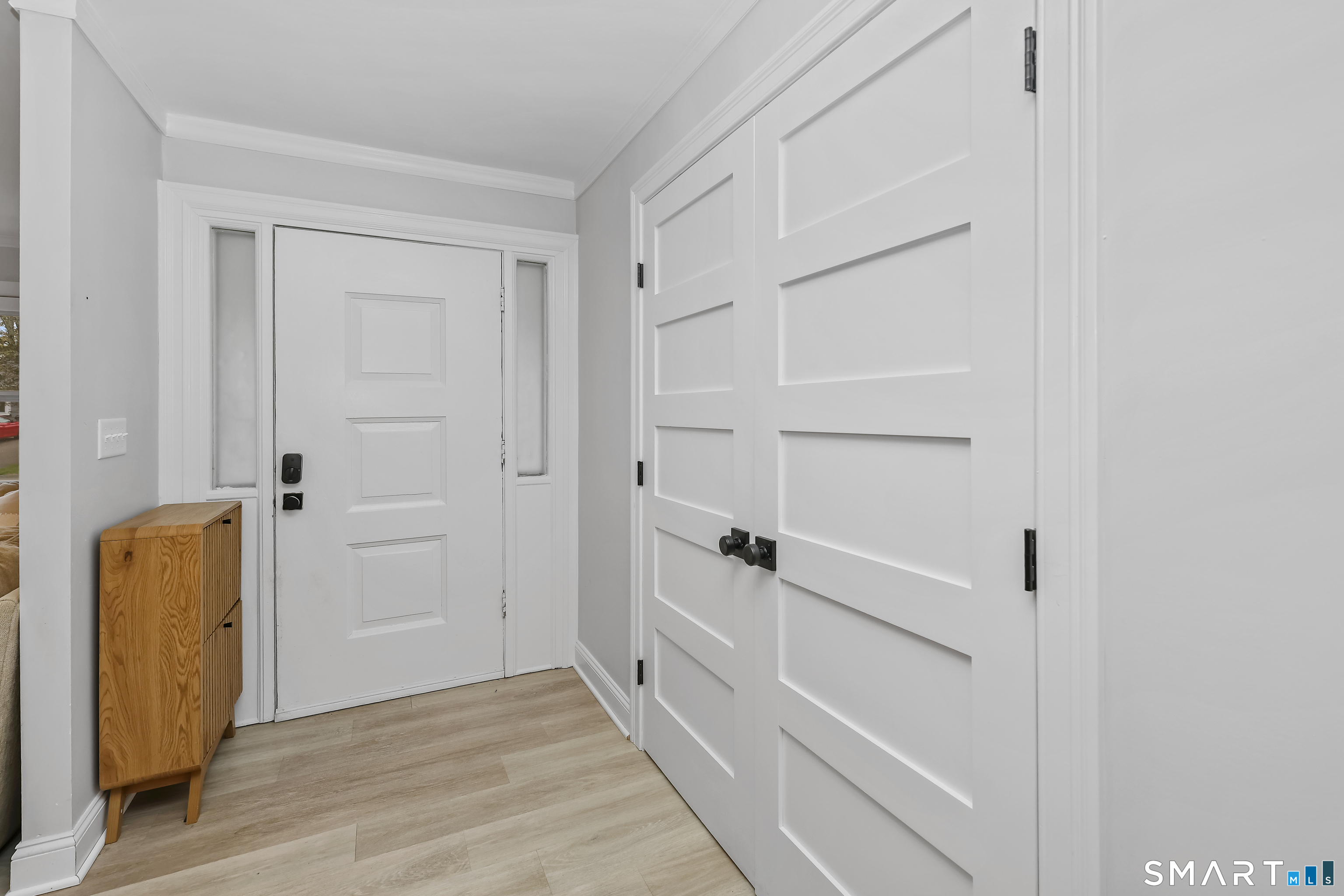 28 Kingston Road Trumbull, CT 06611 - Photo 3 of 38 Welcoming entry-way with large coat closet