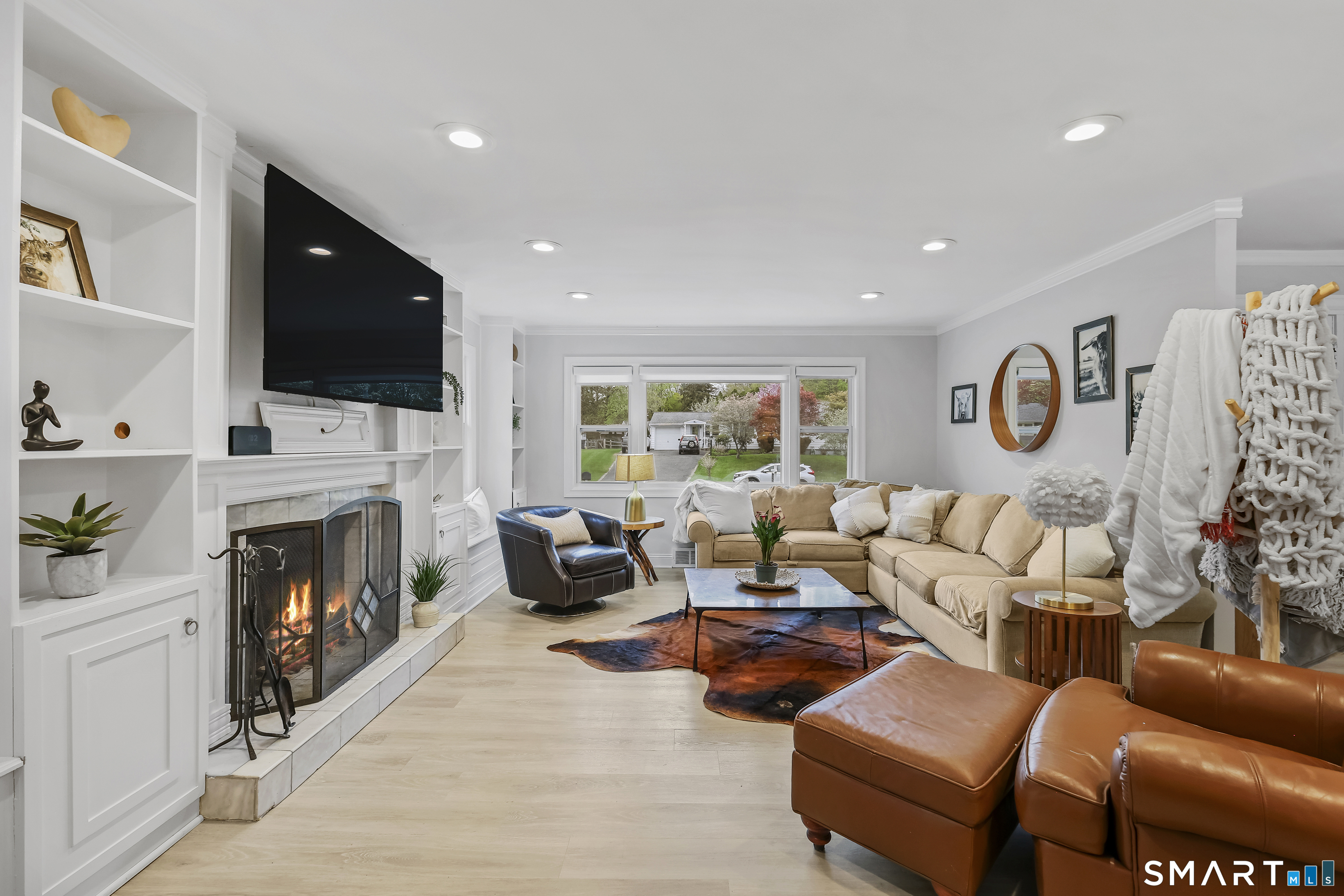 28 Kingston Road Trumbull, CT 06611 - Photo 7 of 38