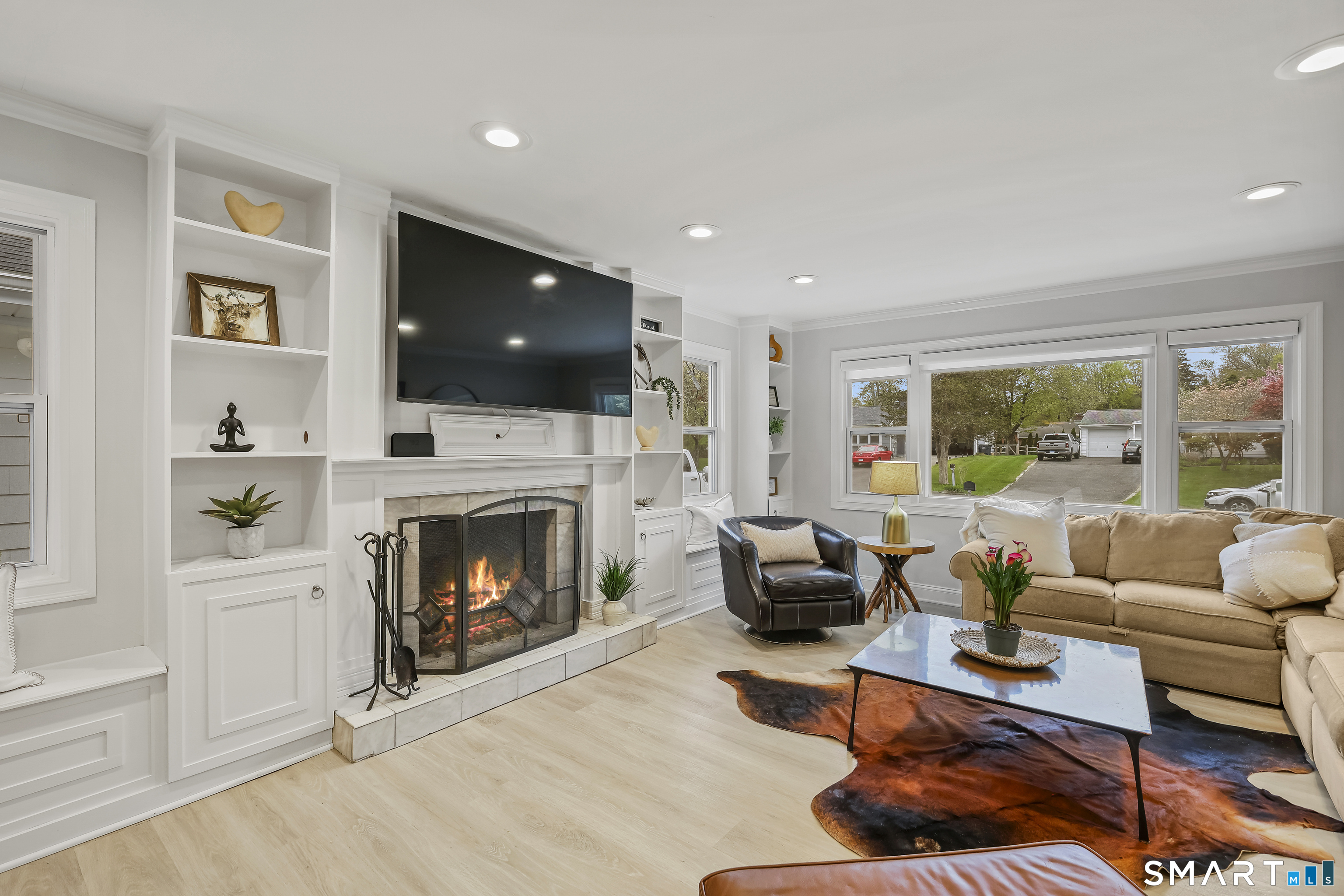 28 Kingston Road Trumbull, CT 06611 - Photo 9 of 38