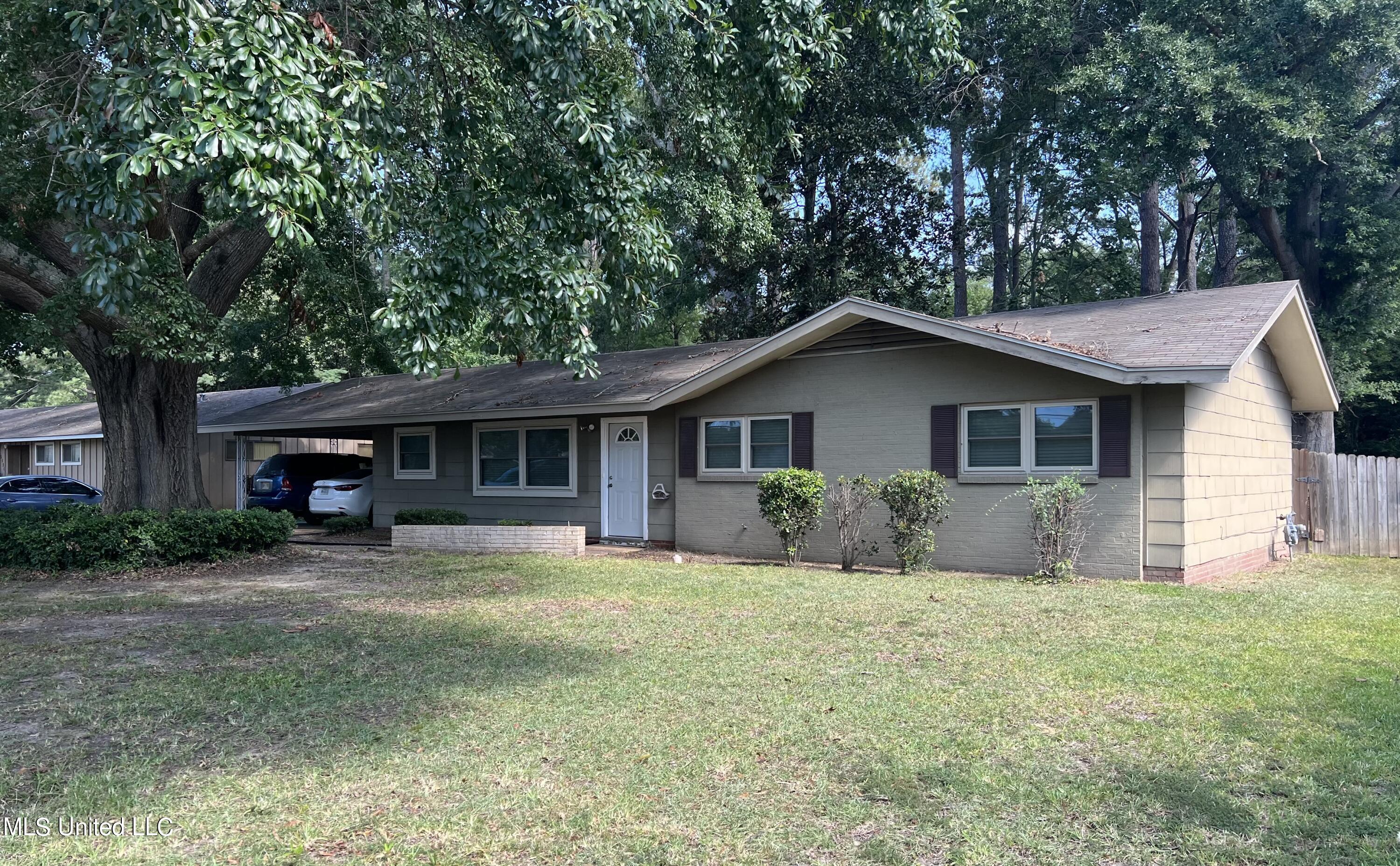 5126 Old Canton Road Jackson, MS 39211 - Photo 1 of 10 Front