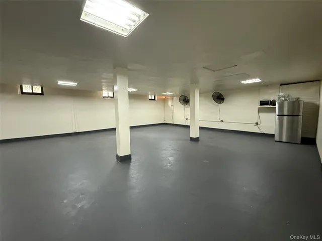 $185,000 | 58-03 Calloway Street, Unit 3EE | South Corona