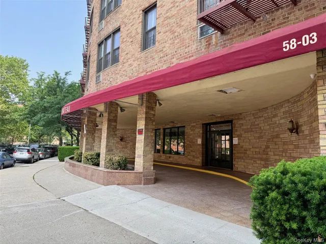 $185,000 | 58-03 Calloway Street, Unit 3EE | South Corona