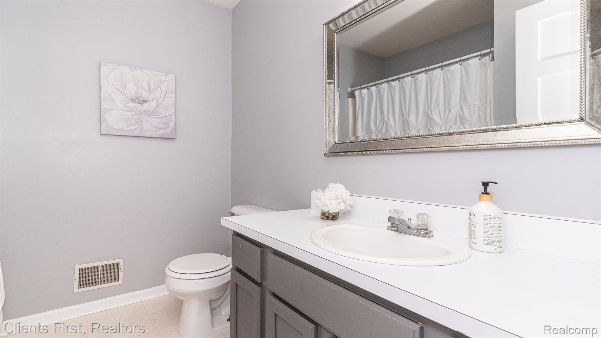 7140 Homestead Road Ypsilanti, MI 48197 - Photo 41 of 50 Upstairs Bathroom