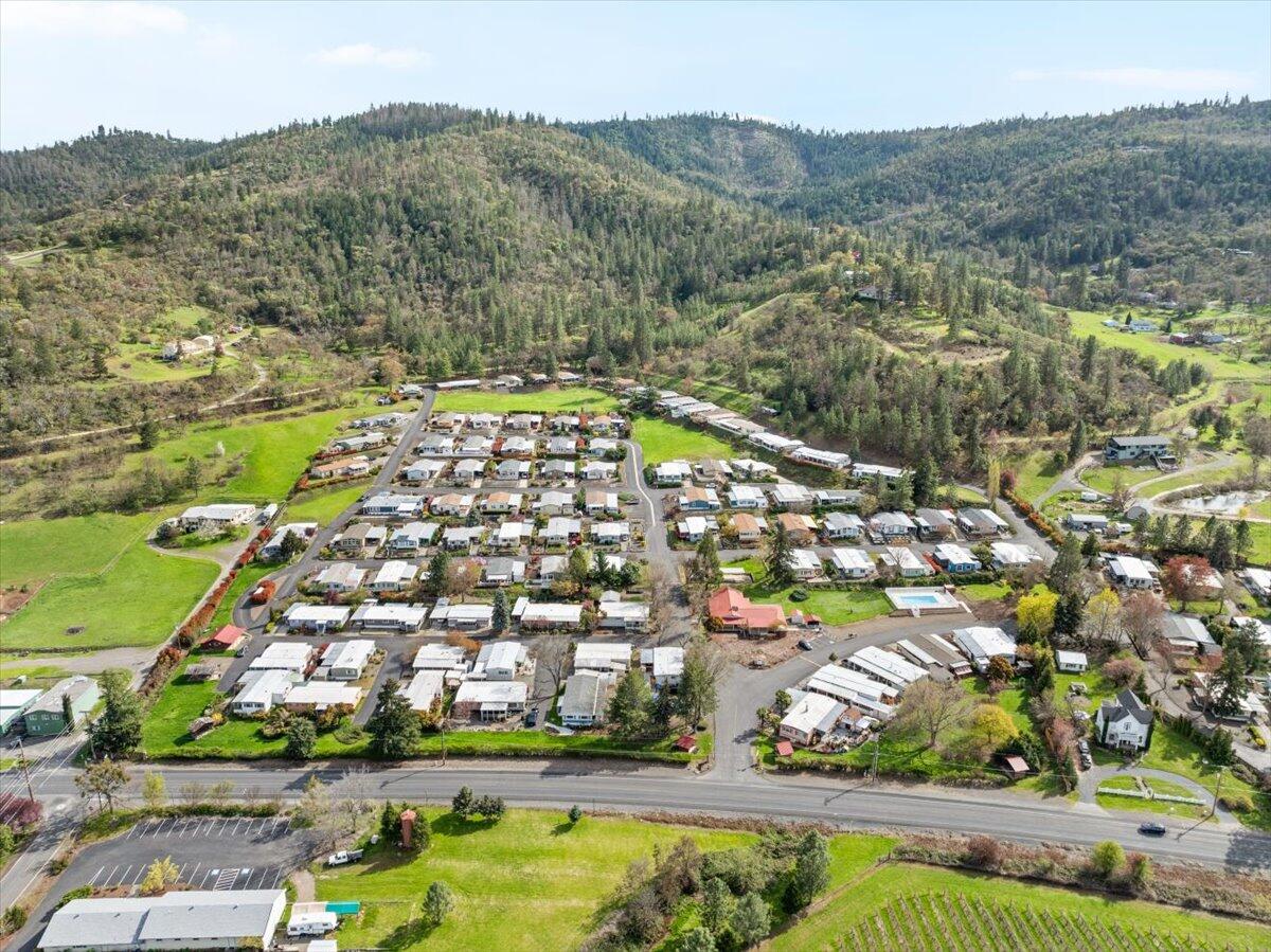 3955 South Stage Road, Unit 102 Medford, OR 97501 - Photo 29 of 32 28-DJI_0563