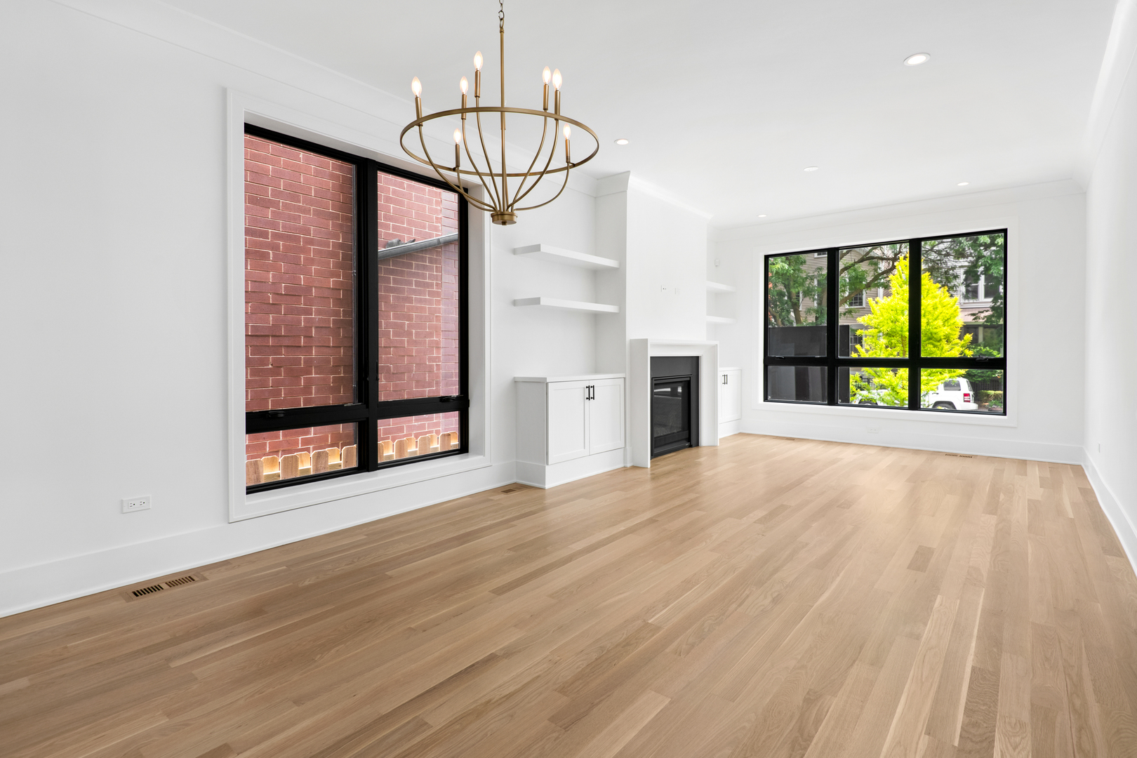 2850 North Racine Avenue, Unit 1 Chicago, IL 60657 - Photo 3 of 18 Gallery Image 3