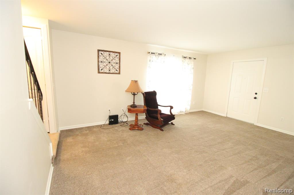 24644 Spring Lane Harrison Township, MI 48045 - Photo 7 of 28