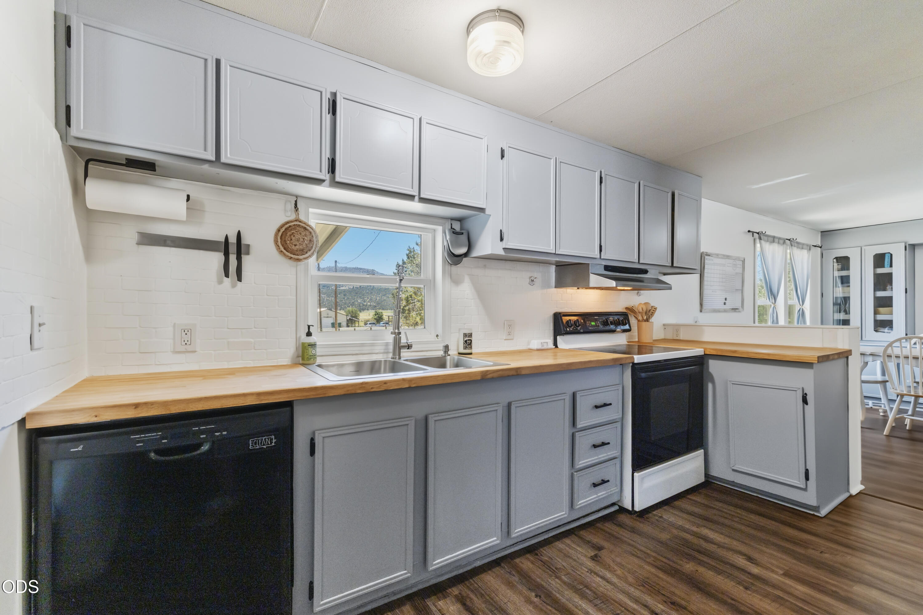 19223 North Poe Valley Road Klamath Falls, OR 97603 - Photo 13 of 58