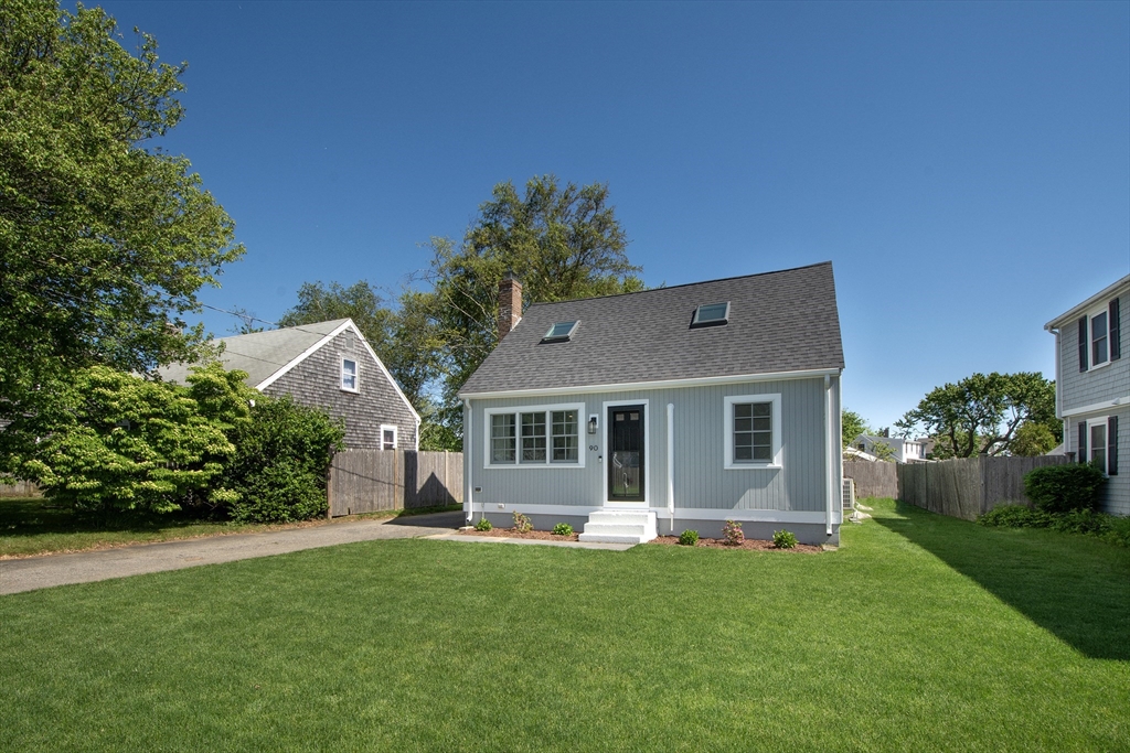 90 Colonial Road Marshfield, MA 02050 - Photo 3 of 35