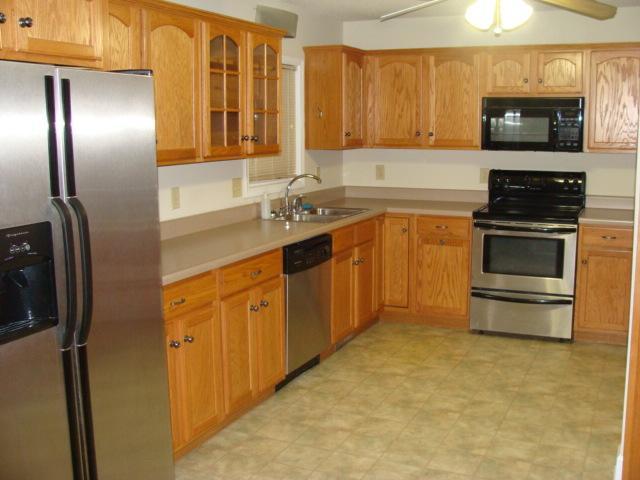 1295 Shady Grove Road Clarksville, TN 37043 - Photo 4 of 20 Gallery Image 4