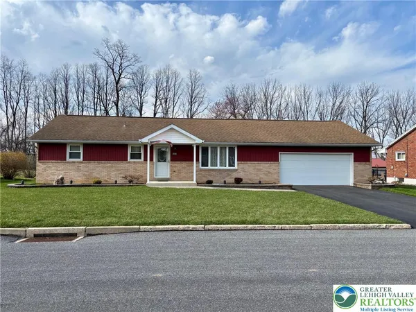 $379,900 | 3865 Rosewood Lane, Whitehall, PA 18052