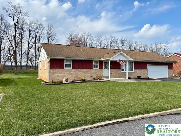 $379,900 | 3865 Rosewood Lane, Whitehall, PA 18052