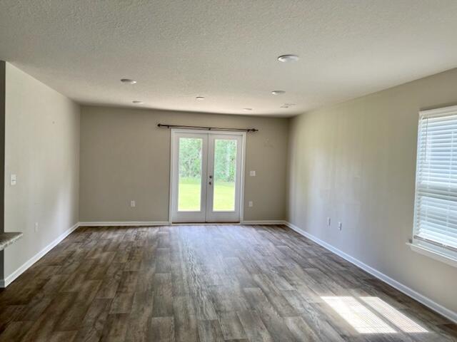 635 Earl Godwin Road Freeport, FL 32439 - Photo 2 of 18 IMG_4742