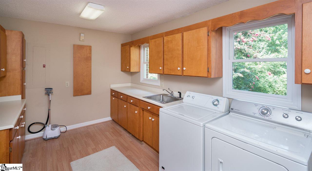 407 Center Street Greer, SC 29651 - Photo 11 of 29 Gallery Image 11