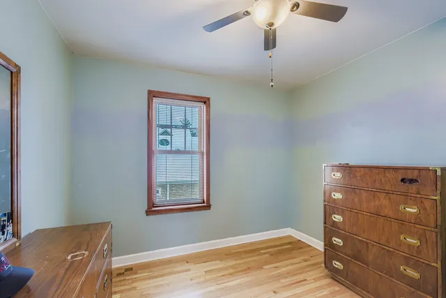 a view of a livingroom with a dresser