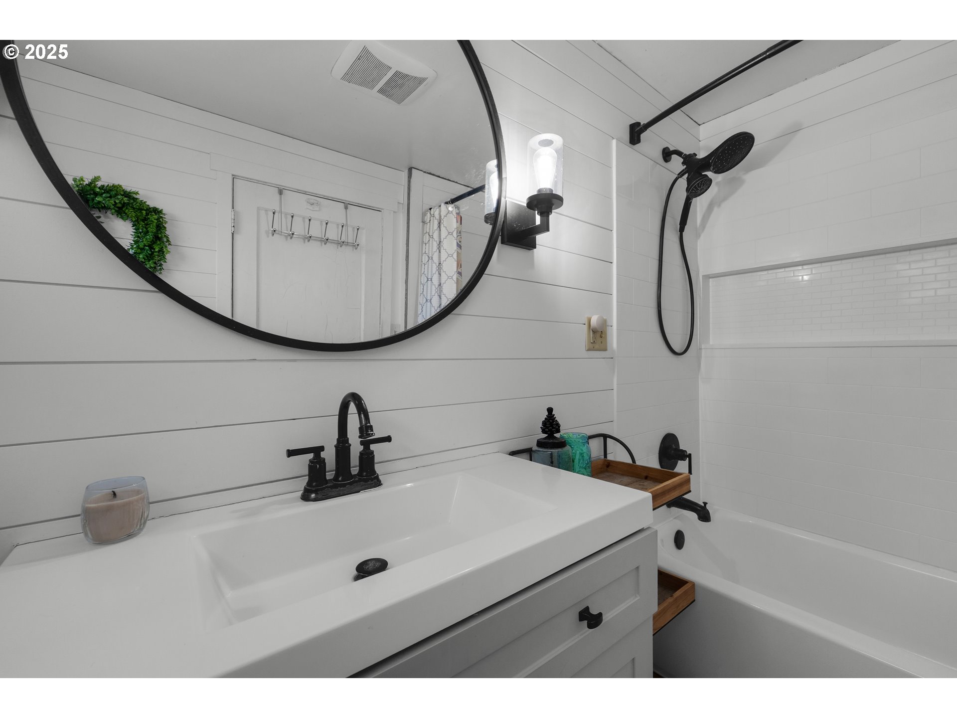 1858 5th Street Astoria, OR 97103 - Photo 12 of 27