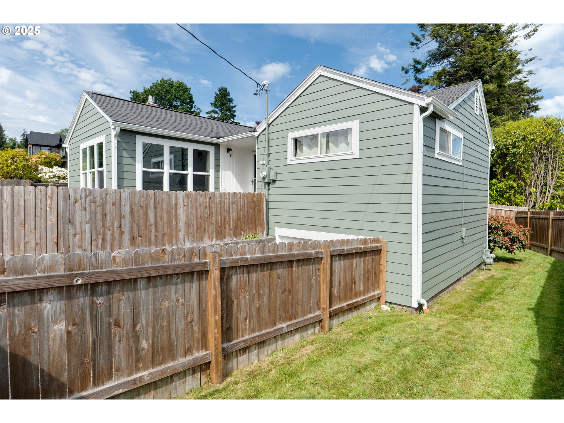 1858 5th Street Astoria, OR 97103 - Photo 2 of 27