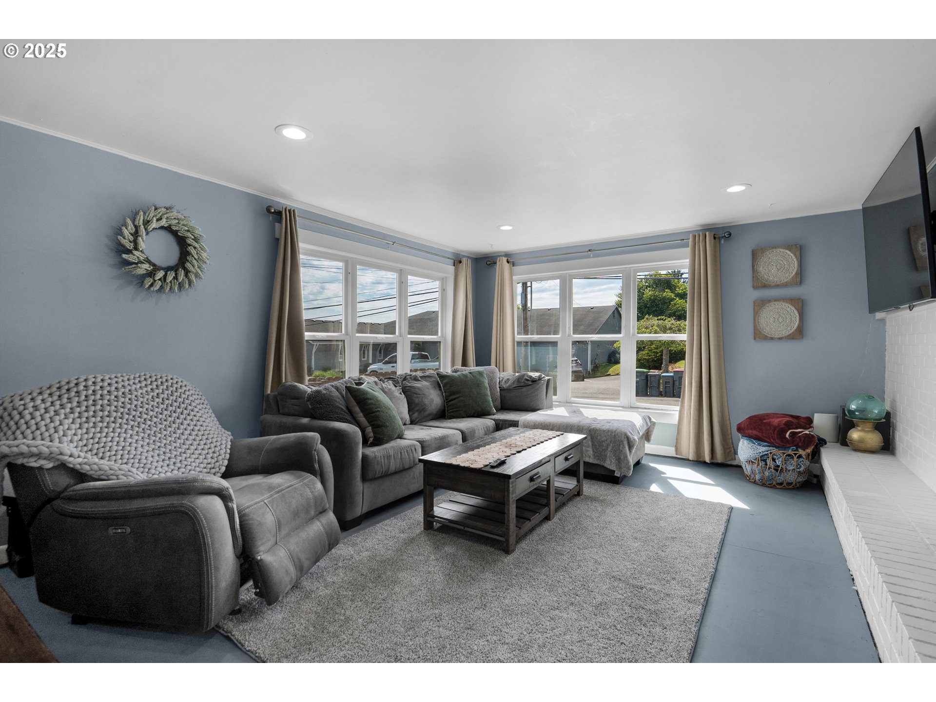 1858 5th Street Astoria, OR 97103 - Photo 9 of 27