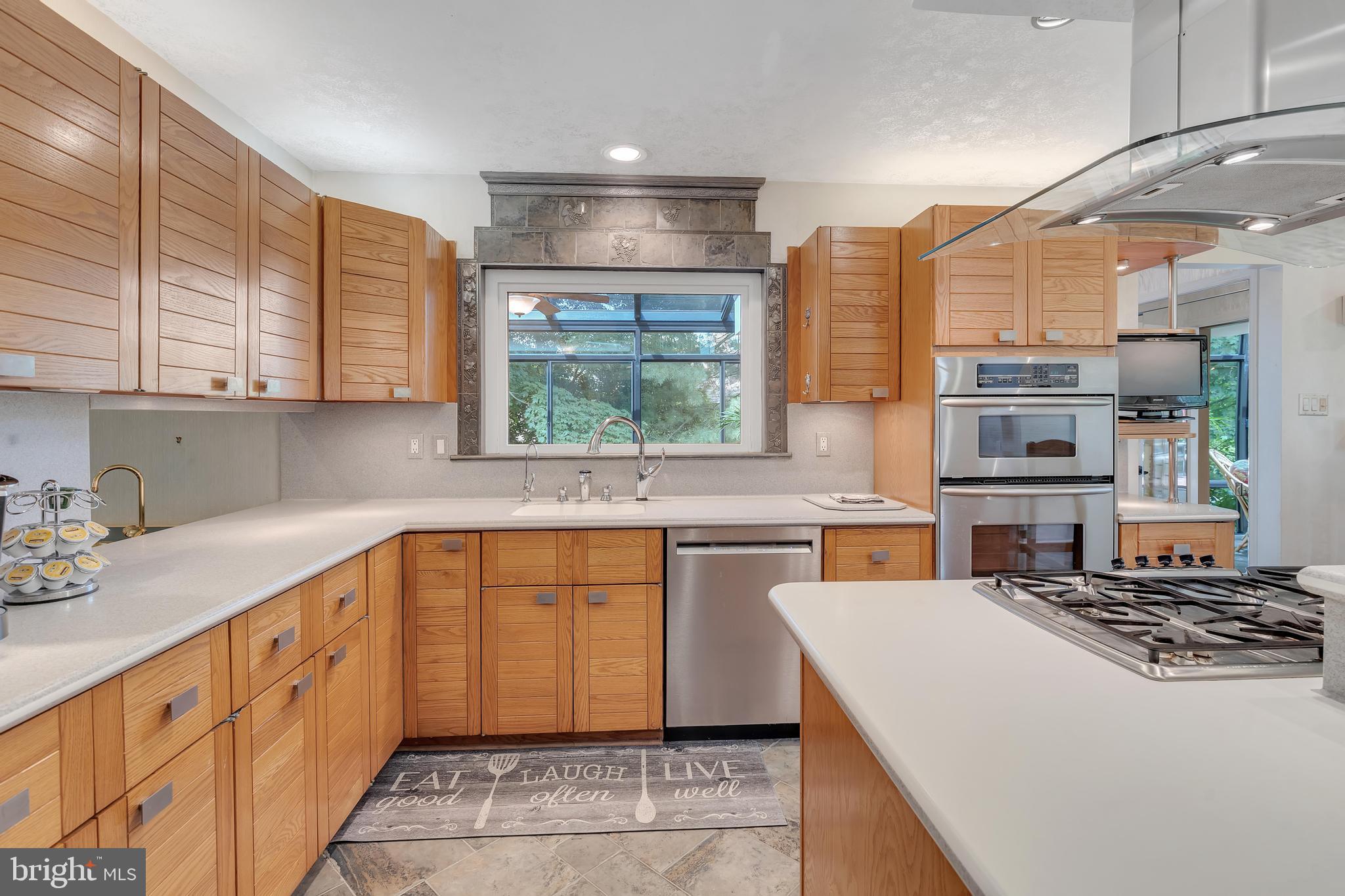 1940 Heritage Road Huntingdon Valley, PA 19006 - Photo 14 of 51 Eat in kitchen with stainless steel appliances