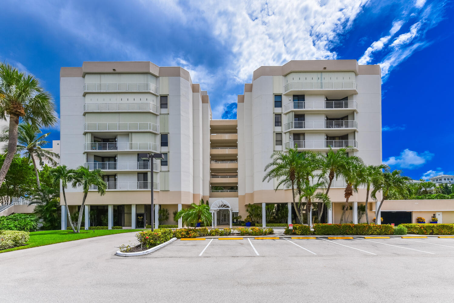 176 Helios Drive, Unit 308 Jupiter, FL 33477 - Photo 4 of 83 176 Helios Dr Apt 308 Jupiter-large-003-