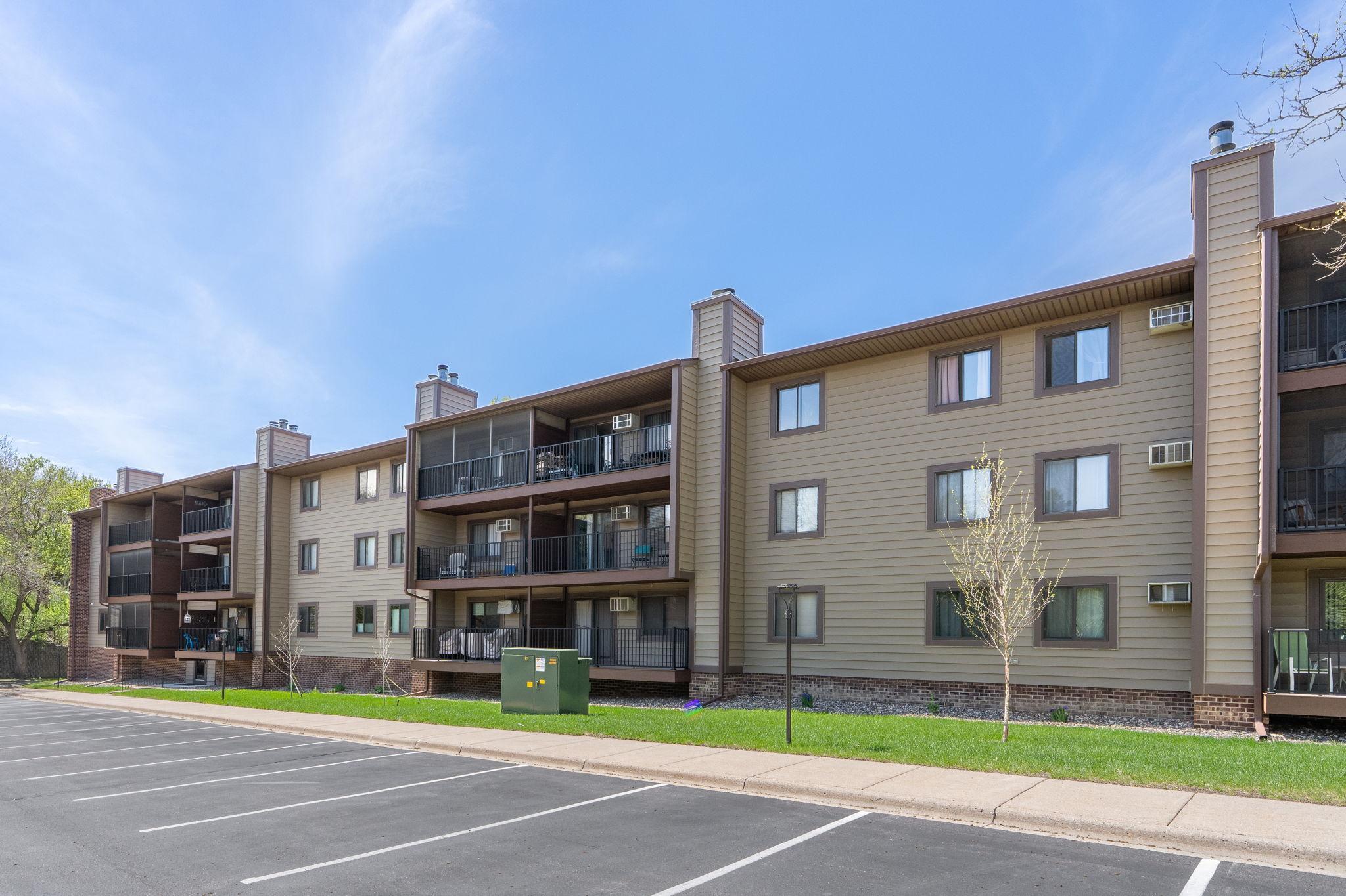 7601 West 101st Street, Unit 302 Bloomington, MN 55438 - Photo 13 of 20