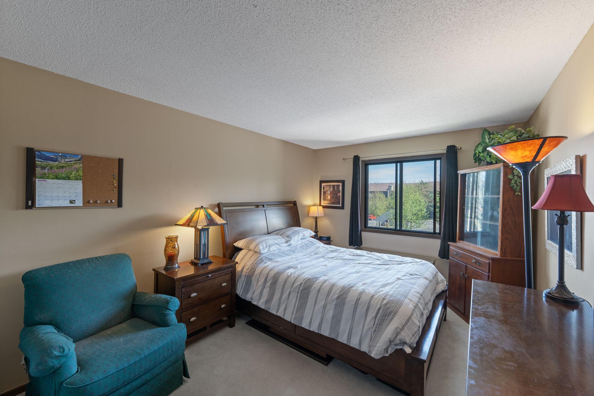 7601 West 101st Street, Unit 302 Bloomington, MN 55438 - Photo 10 of 20