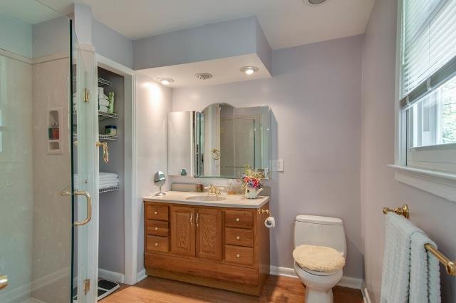 116 Hampton Road Dickson, TN 37055 - Photo 13 of 20 This bath is in the master bedroom