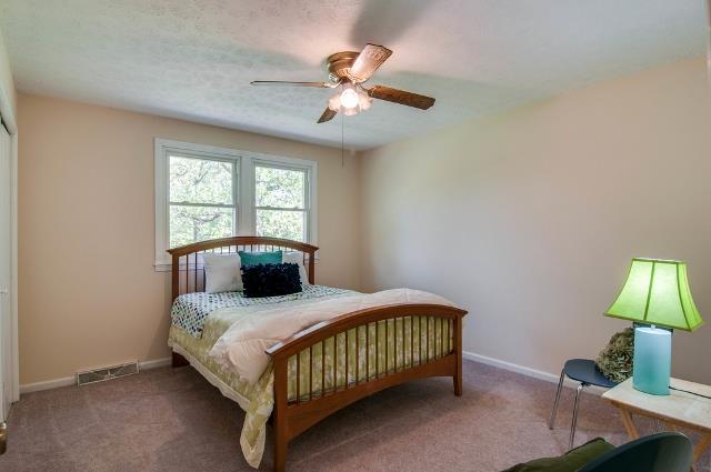 116 Hampton Road Dickson, TN 37055 - Photo 16 of 20 Third bedroom