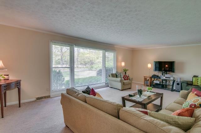 116 Hampton Road Dickson, TN 37055 - Photo 3 of 20 Lots of natural light in this great room