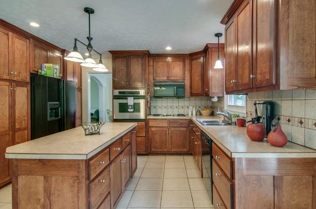 116 Hampton Road Dickson, TN 37055 - Photo 7 of 20 Gourmet kitchen