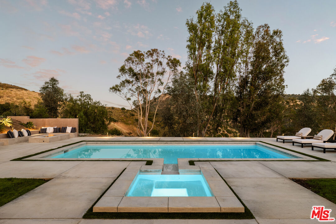38 Dapplegray Road Bell Canyon, CA 91307 - Photo 2 of 36