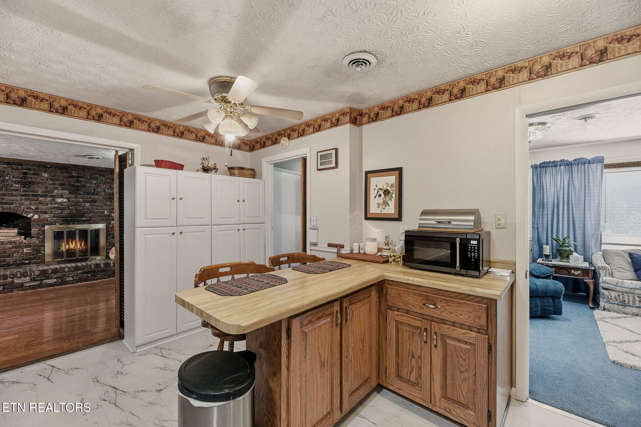 421 Hicks Circle Clinton, TN 37716 - Photo 12 of 38 12-web-or-mls-Hicks421 (59)_with_fire