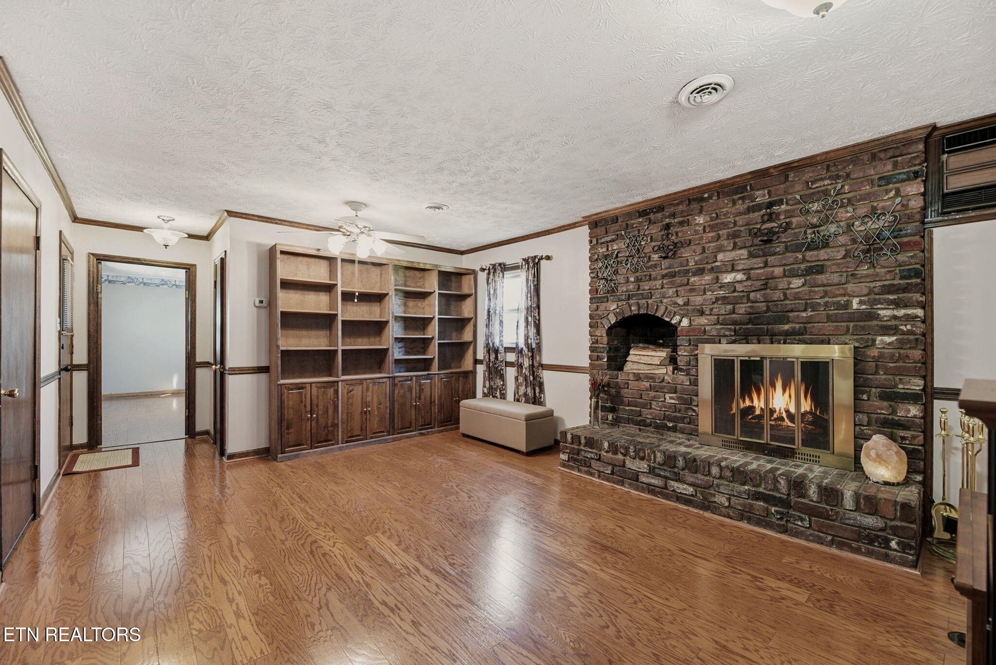 421 Hicks Circle Clinton, TN 37716 - Photo 17 of 38 17-web-or-mls-Hicks421 (35)_with_fire