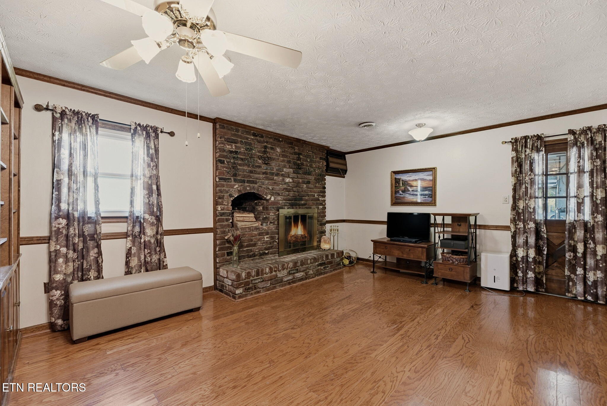 421 Hicks Circle Clinton, TN 37716 - Photo 18 of 38 18-web-or-mls-Hicks421 (41)_with_fire