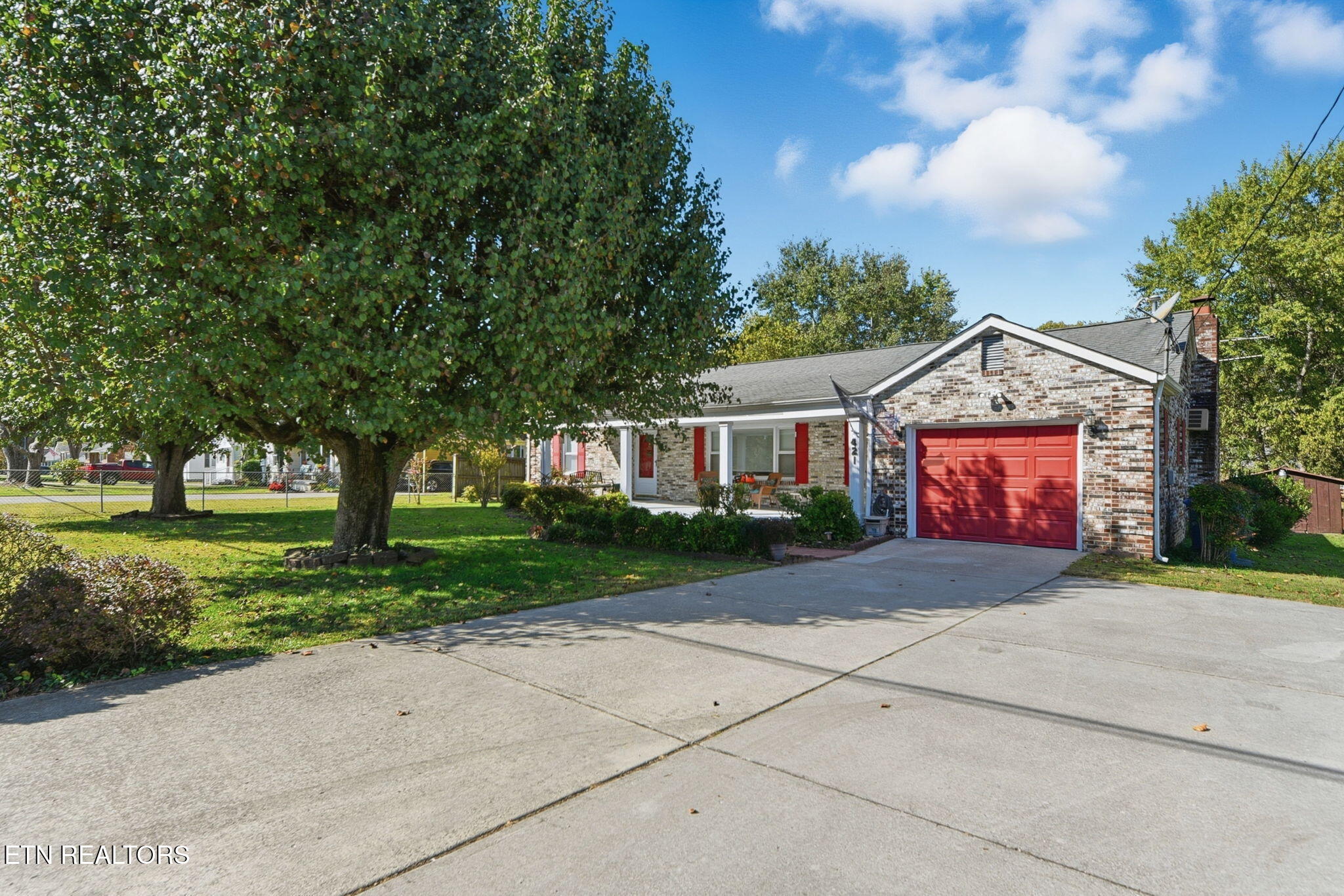 421 Hicks Circle Clinton, TN 37716 - Photo 2 of 38 2-web-or-mls-Hicks421 (113)