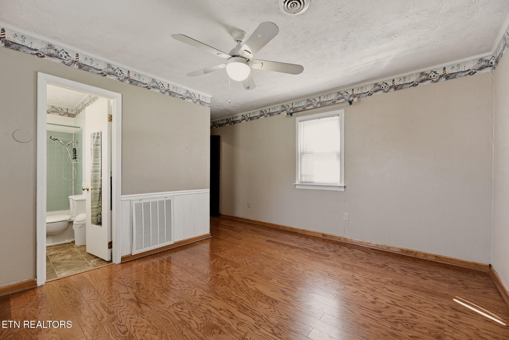 421 Hicks Circle Clinton, TN 37716 - Photo 21 of 38 21-web-or-mls-Hicks421 (47)